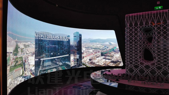 尊龙凯时人生就是搏光电在新濠天地君悦旅馆打造了三块高清小间距LED显示屏